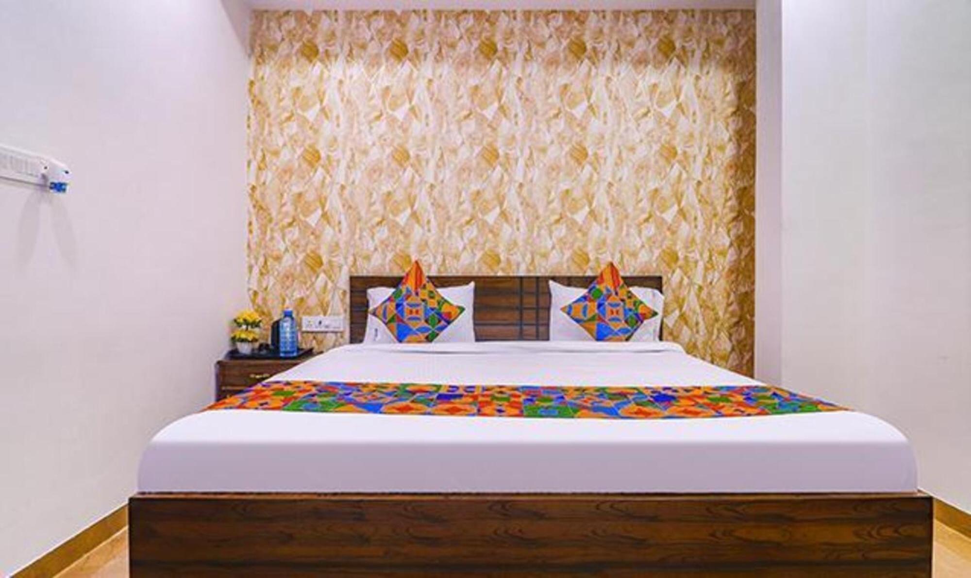 Fabexpress The Dream Elite - Nr Golconda Fort, Manikonda Hyderabad Exteriör bild